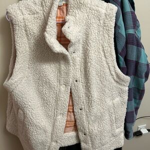 Aerie Ivory Sherpa Vest